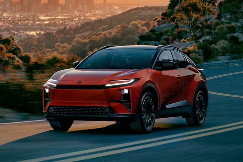 Ещё один кроссовер Toyota C-HR: без «плюса» и только полный привод