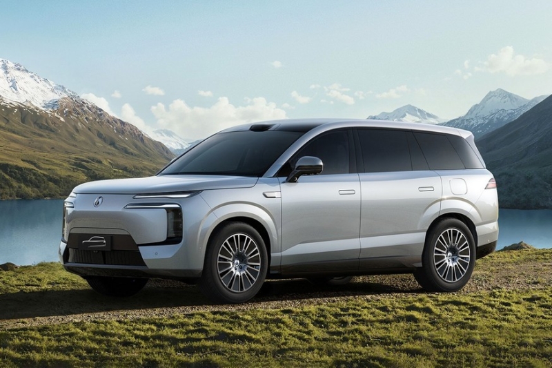 К дебюту готовится младший кроссовер Denza N8L с дизайном в стиле флагмана N9