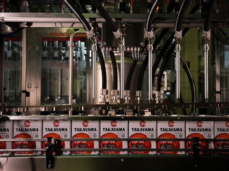 Моторные масла Takayama официально лицензированы по стандартам API SQ и ILSAC GF-7A