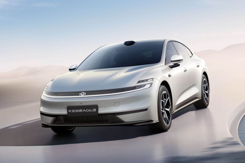 Новый лифтбек Changan Qiyuan A06 приготовился к премьере