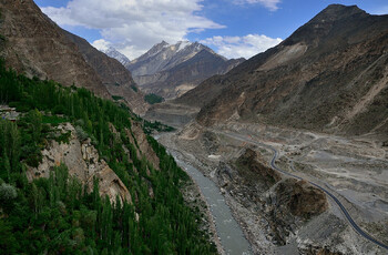 Пакистан отменил большинство ограничений на авиасообщение