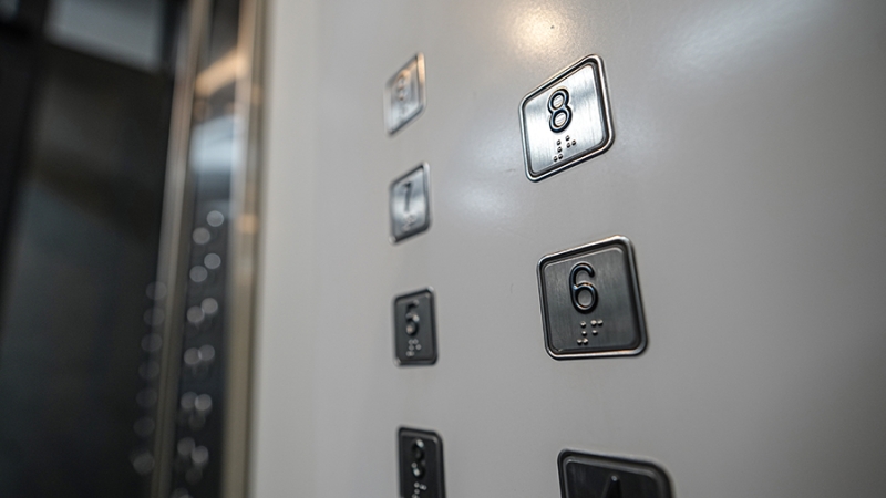 При капремонте домов будут устанавливаться только отечественные лифты