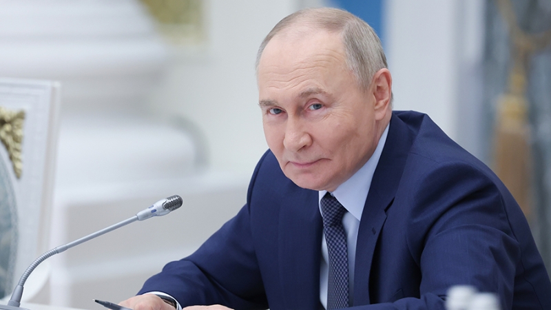 Путин разрешил приостанавливать права акционеров за неисполнение госзаказа