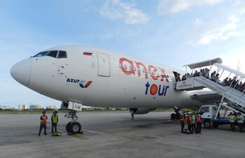 Рейс AZUR Air Москва – Анталия экстренно сел в Самаре