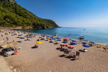 Турция вновь вошла в ТОП-3 стран по числу пляжей с Голубыми флагами