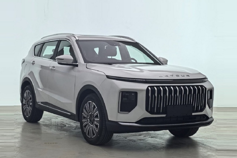 Дизайн кроссовера Jetour X70 Plus снова доработан: теперь в стиле Jetour X90 Pro