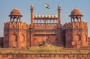 Индия закрывает визовые центры в России