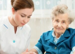 Заболевание Паркинсона у людей преклонного возраста.