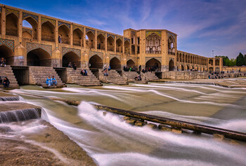 Туроператоры приостановили продажи туров в Иран и Израиль