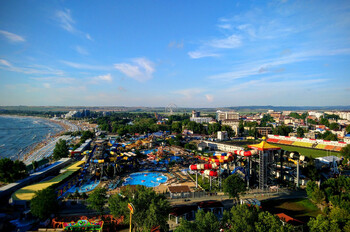 В Анапе загорелся парк развлечений «Джунгли Парк»