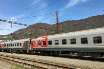 В Брянской области обрушившийся мост упал на пассажирский поезд