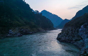 В Гималаях из-за наводнений были заблокированы 1500 туристов