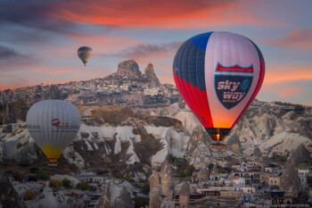 В Каппадокии упали два воздушных шара с туристами