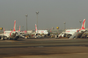 В ОАЭ и на Шри-Ланке застряли более 1300 человек, летевших в Россию 