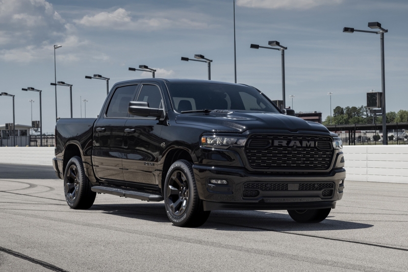 Дождались: дилеры за один день собрали более 10 000 предзаказов на Ram 1500 c Hemi V8