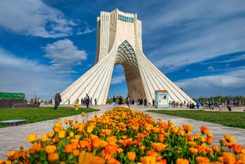 МИД РФ рекомендует россиянам взвешивать целесообразность поездок в Иран