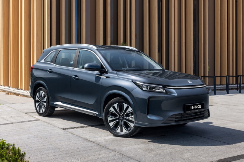 Обновлённый кроссовер Evolute i-Space скоро стартует в России: подробности