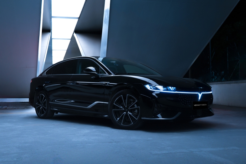 Стартовали продажи гибридного седана Voyah Passion с местной пропиской. Цена известна