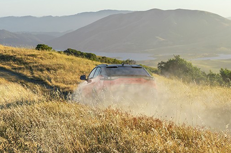 Subaru готовит новый кроссовер: первый тизер Uncharted