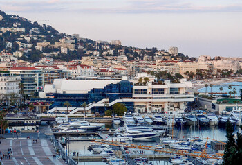 В Каннах ограничат заход круизных судов