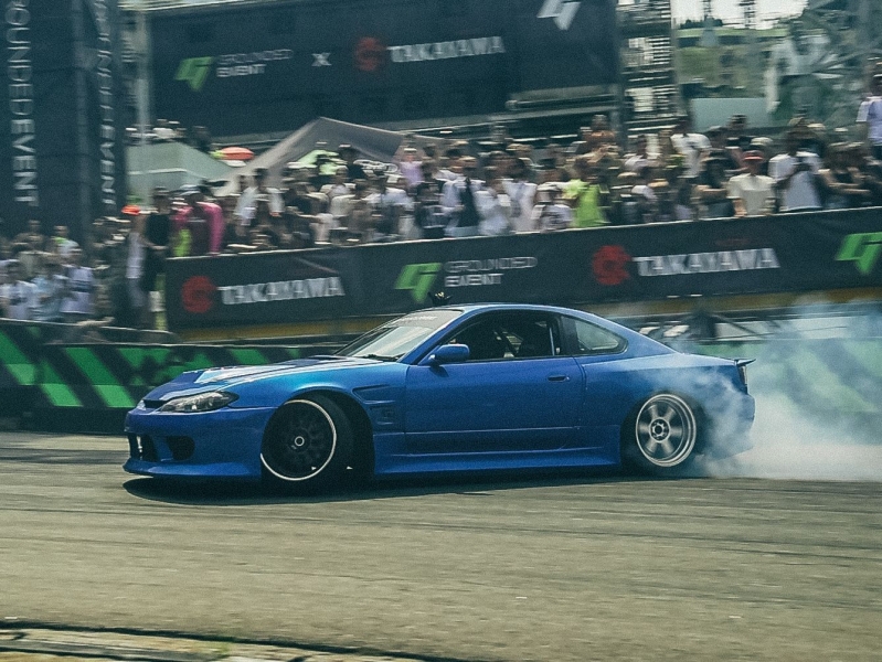 Дрифт как по маслу: Takayama поддержала фестиваль автомобильной культуры Grounded