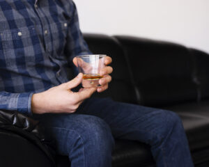 Лечение алкоголизма: врач-нарколог на дом — путь к трезвости без стресса