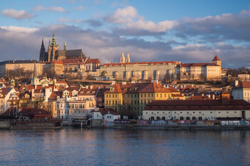 Чехия закрыла все визовые центры в России