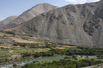 Число жертв землетрясения в Афганистане превысило 1400 человек