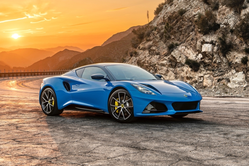 Кризисный Lotus увяз в реструктуризации и готовит гибридную версию спорткара Emira