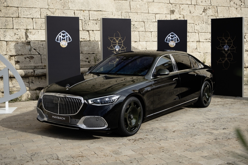 Mercedes-Maybach S-Class обзавёлся спецверсией V12 Edition с декором из золота