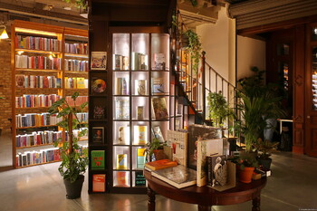 Названо самое красивое книжное кафе в мире 