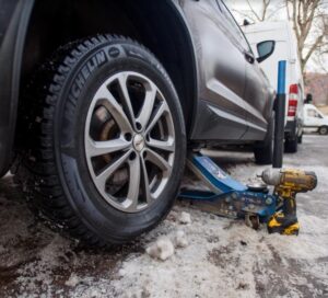 Выездной шиномонтаж: Помощь профессионалов прямо у вас