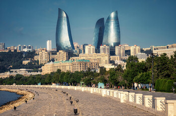 В Азербайджане вновь продлили карантинный режим в связи с COVID-19