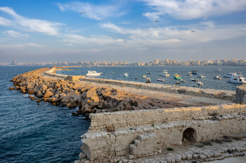 В Египте со дна Средиземного моря подняли артефакты римской эпохи