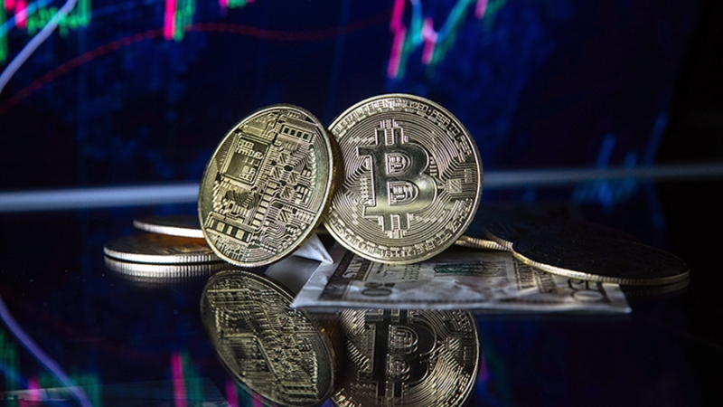 Аналитик предупредил о риске падения биткоина до $100 тыс.