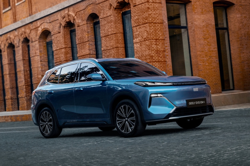 Кроссовер Geely EX5 EM-i для России: оснащение и техника