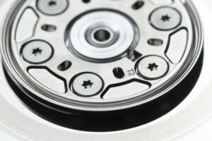 Штампованные диски: надёжность, экономичность и актуальность