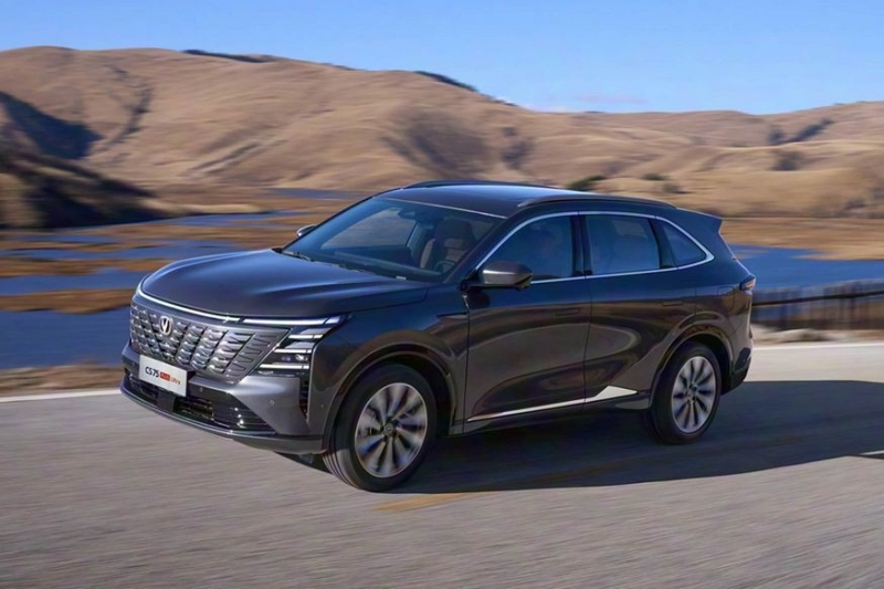 Новый Changan CS75 Plus стартовал в Казахстане перед дебютом в России. Есть полный привод