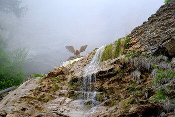 Самый высокий водопад Крыма вновь стал полноводным