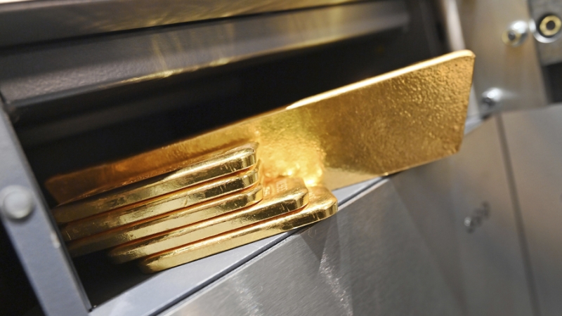 Стоимость фьючерса на золото достигла $3985 за тройскую унцию