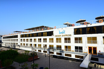 В Египте на Ниле сгорел круизный лайнер Iberotel Crown Empress 