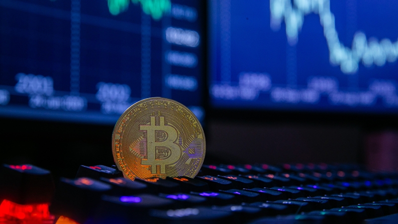 Экономист назвал причины обвала биткоина ниже $85 тыс. и дал прогноз до конца года