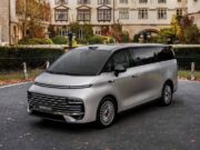 Geely Galaxy V900 готовится к старту продаж: минивэн уже установил необычный рекорд