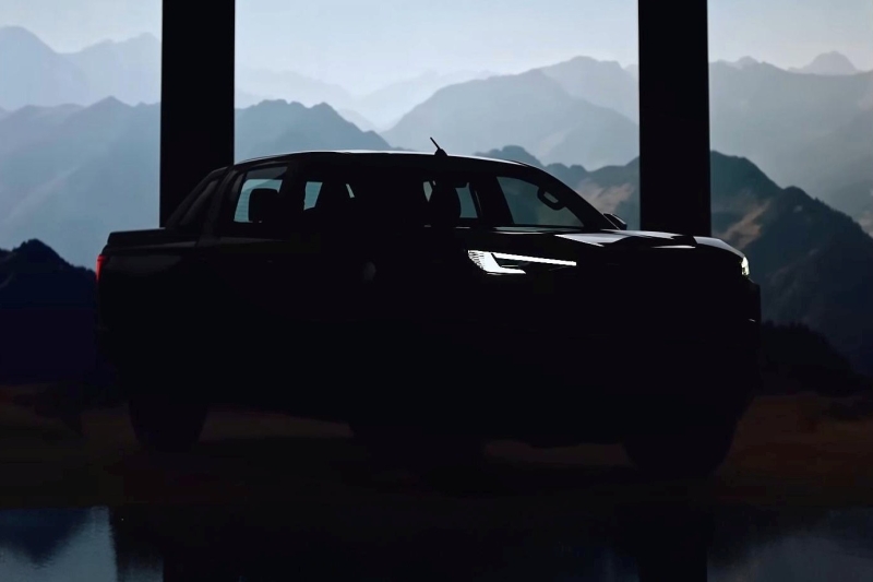 Новый Toyota Hilux показался на первых тизерах, названа дата премьеры