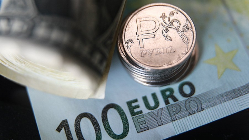 Банкир дал советы по хранению денежных сбережений в условиях санкций