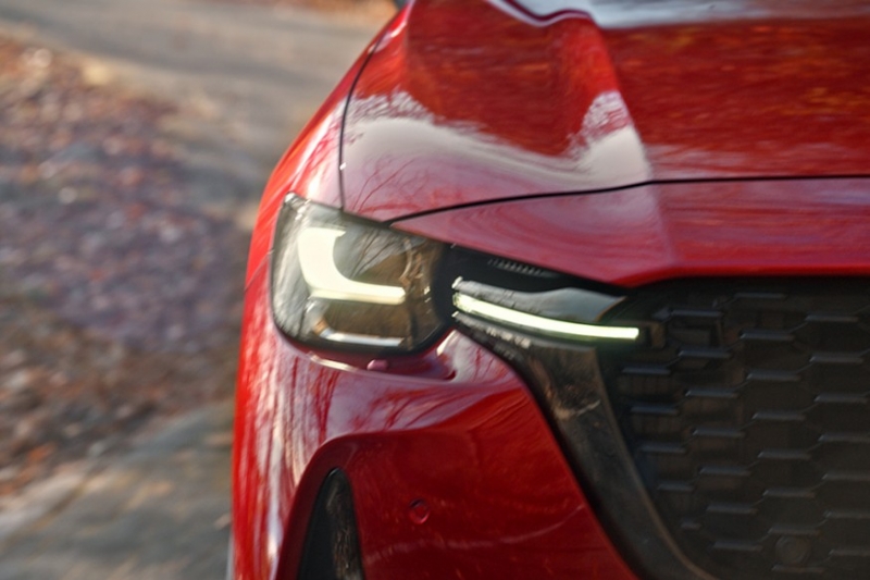 Кроссовер Mazda CX-60 на новой платформе: первые тизеры и дата премьеры