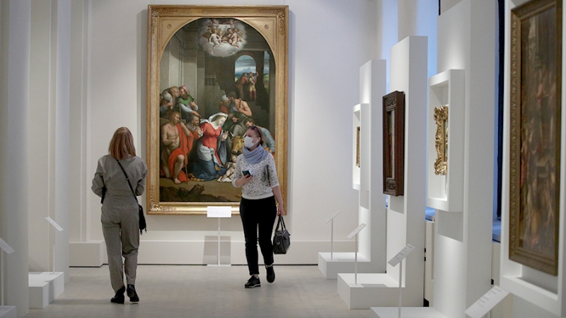 Пир вовремя: в нерабочие дни россияне увеличили траты на развлечения на 16%