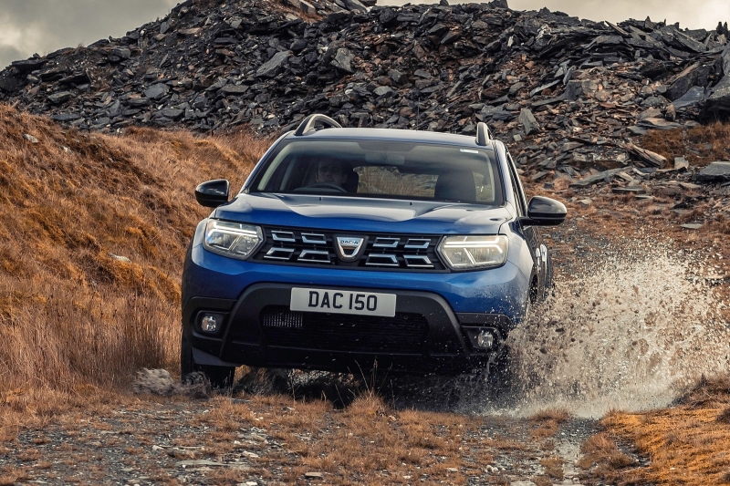 В отрыве от Нивы: новый Duster перейдёт на электрический полный привод